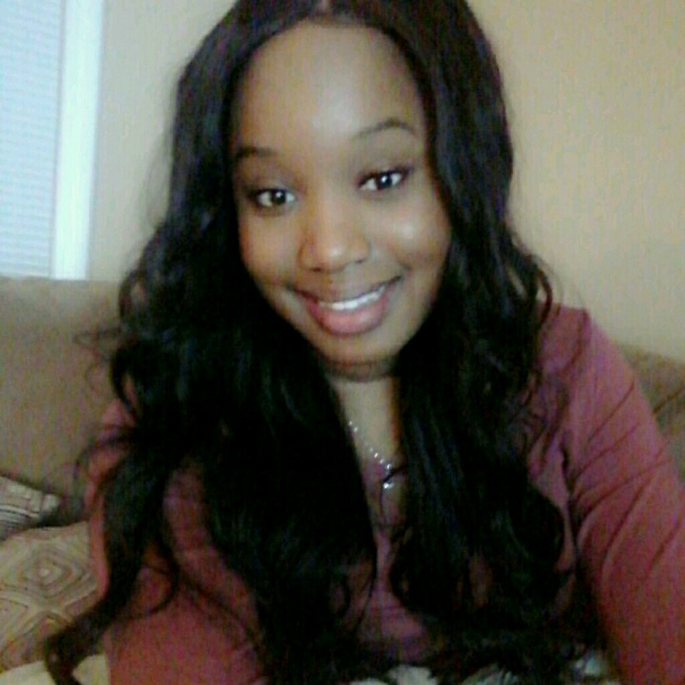 Meet your Posher, Alexis